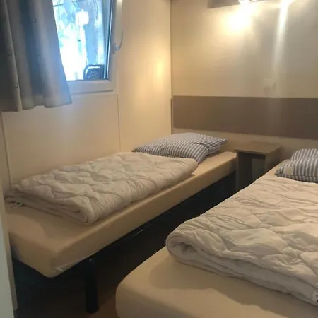 Mobilhome Sud Est Loisirs Κάμπινγκ