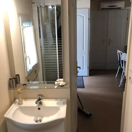 Mobilhome Sud Est Loisirs Κάμπινγκ Ιέρ